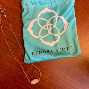 Kendra Scott classic pendant necklace